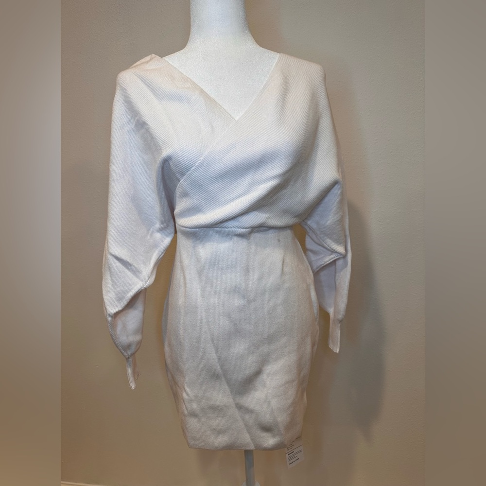 #4 White long sleeve dress | small